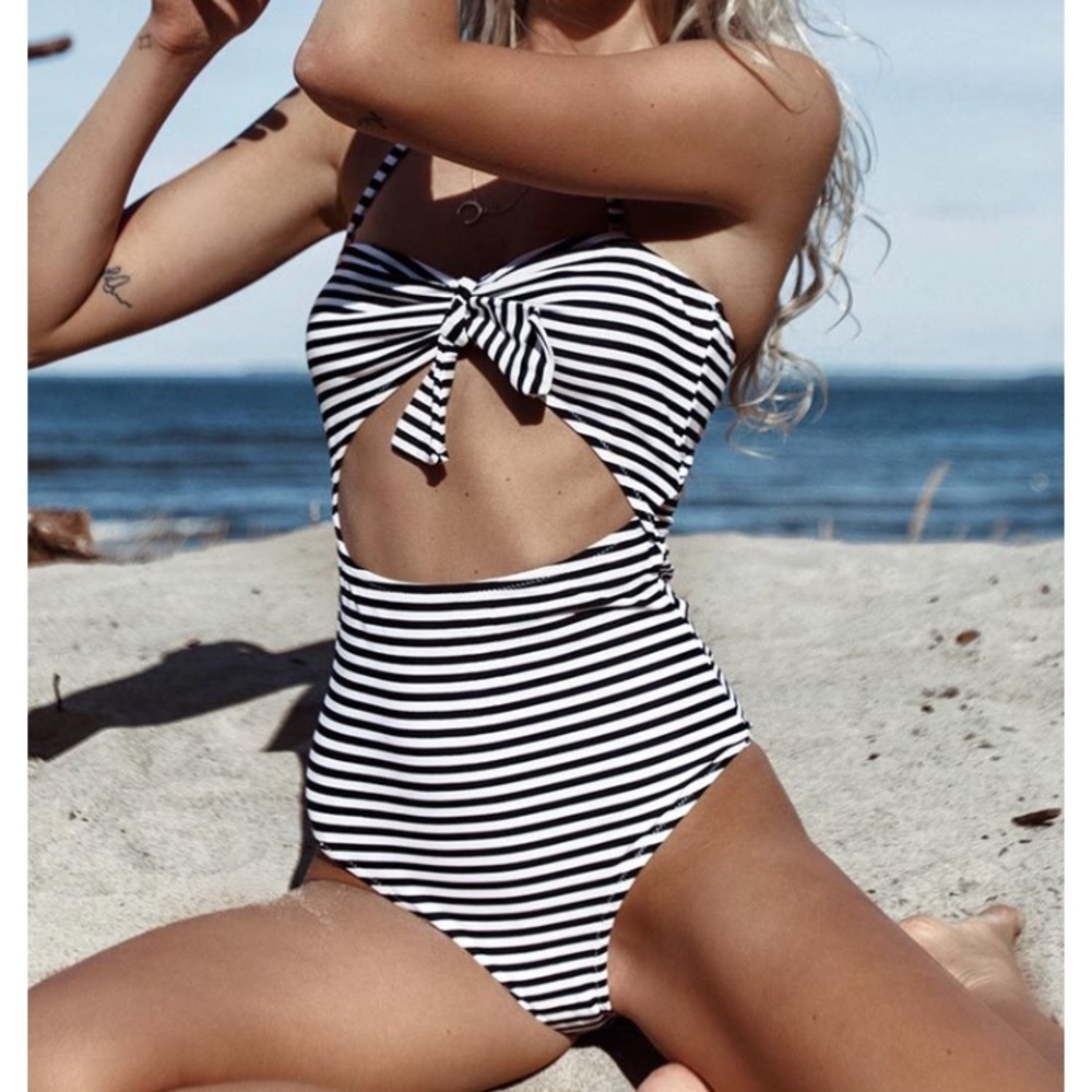 NWT Cupshe halter one piece